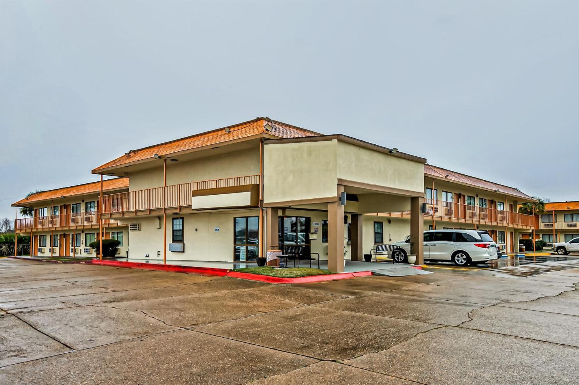 Oyo Hotel Lake Charles Hwy 10 Exterior foto